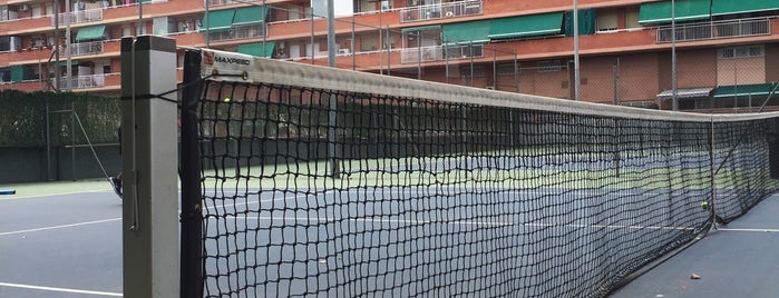 Club de Tennis i Pàdel CEM Olímpia is one of Lugares favoritos de Adalis.