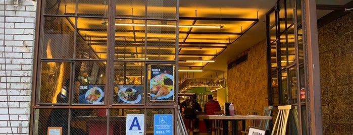 Chino's Rotisserie is one of Lieux sauvegardés par Kimmie.