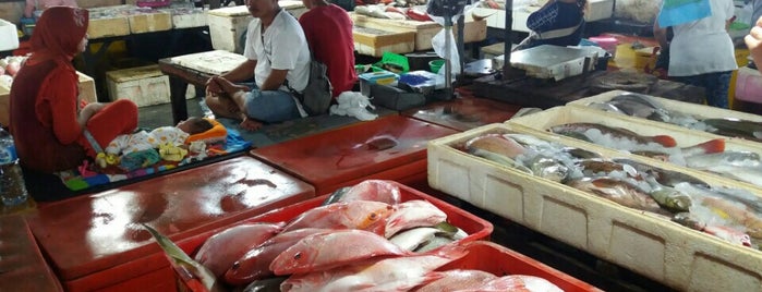 Jimbaran fish market is one of Bali Lombok Gili.