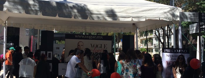 Stand Vogue is one of สถานที่ที่ Angeles ถูกใจ.