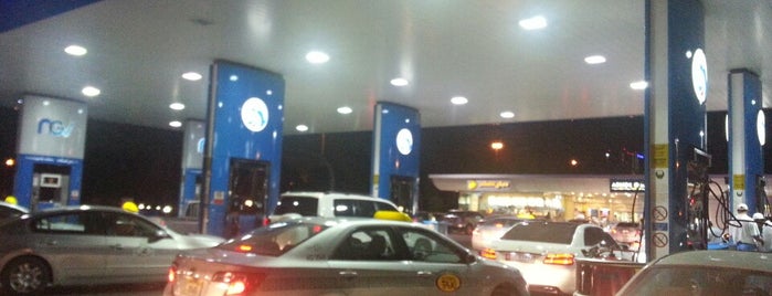 ADNOC is one of Alyaさんのお気に入りスポット.