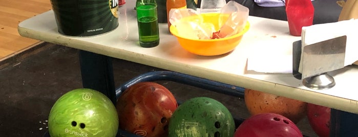 One Place Bowling & Fun is one of Cheves.