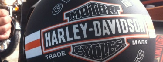 Harley-Davidson Cuernavaca is one of Tempat yang Disukai Soni.