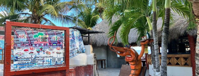 La Palapa Restaurant is one of Cancún.
