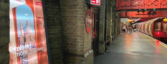 Paddington London Underground Station (Hammersmith & City and Circle lines) is one of Underground Overground.