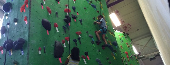 Brooklyn Boulders is one of Jason 님이 좋아한 장소.