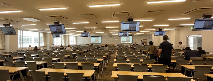 関西大学 第4学舎（システム理工/環境都市/化学生命） is one of 関西大学 千里山キャンパス　施設.