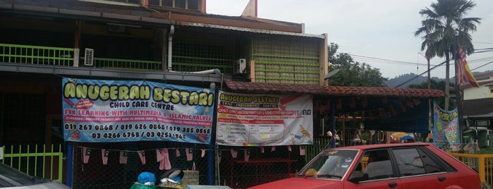 Ampang Jaya is one of Baiki Atap Bocor.