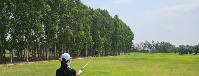Artitaya Golf & Resort (former Bangkok Royal) is one of Bangkok.