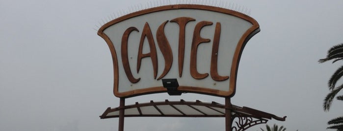 Castel Plage is one of Andrew'in Beğendiği Mekanlar.