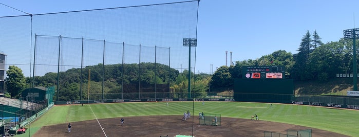 Yomiuri Giants Stadium is one of 神奈川.