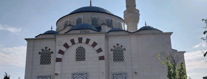 Selman-ı Farisi Camii is one of Tempat yang Disukai OGÜN.