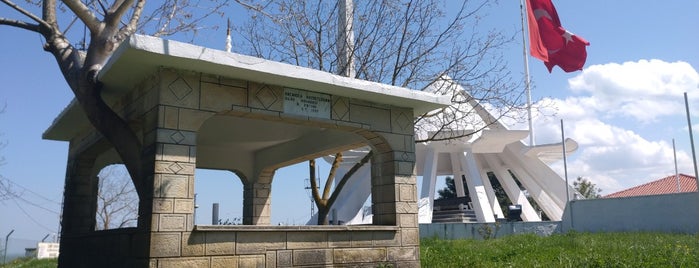 Akçakocabey Anıt Mezarı is one of สถานที่ที่บันทึกไว้ของ Oya.