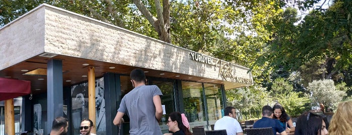Yürüyen Köşk Kafeterya is one of Tempat yang Disukai Elif 🦋.