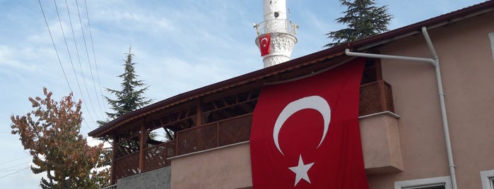Gümüşgölcük Köyü Camii is one of Tavsanli | Spirituel Merkezler.