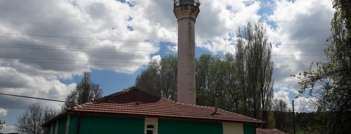 Damlalıkaraağaç Köyü Camii is one of Merkez Koyler | Spirituel Merkezler.