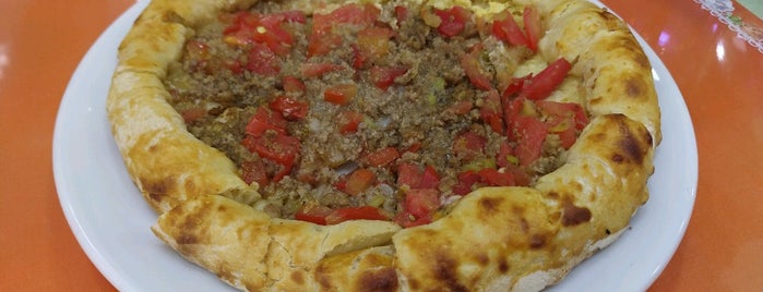 Karadeniz Pide Restaurant is one of Tempat yang Disukai Selen.
