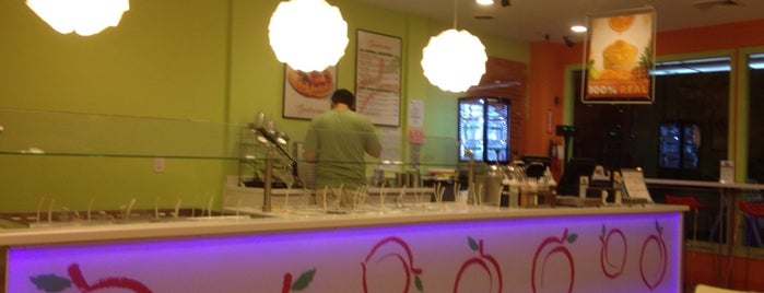 Peachwave Self Serve Frozen Yogurt & Smoothies is one of Food.