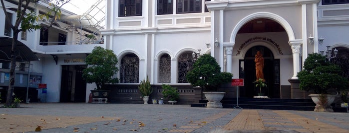 Nhà thờ Chính Tòa Đà Nẵng (Da Nang Cathedral) is one of Tempat yang Disukai Irena.