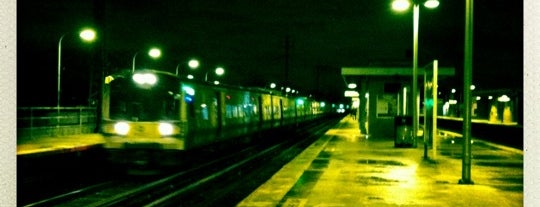 LIRR - Floral Park Station is one of Timさんのお気に入りスポット.
