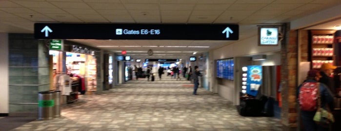 Aeroporto Internacional de Mineápolis-Saint Paul (MSP) is one of Minneapolis, Madison 2012.