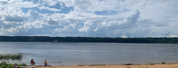 Кировский пляж is one of Дача.