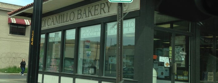 DiCamillo Bakery is one of สถานที่ที่ Clara ถูกใจ.