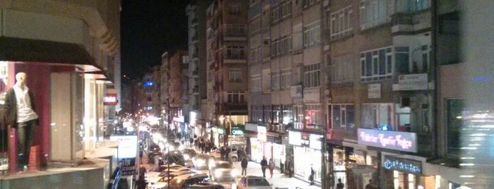 Çiftlik Caddesi is one of Tempat yang Disukai Mustafa.