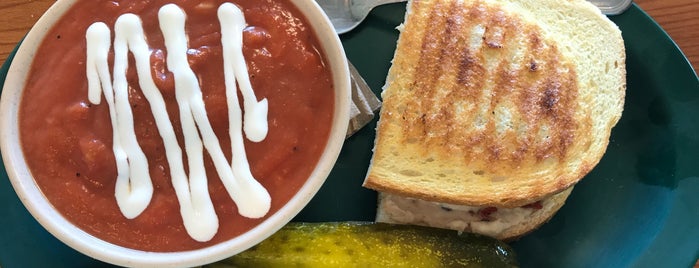 Zuppa's Delicatessan is one of Nunzio'nun Beğendiği Mekanlar.