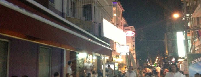 Kalabalık Meyhane is one of İzmir.