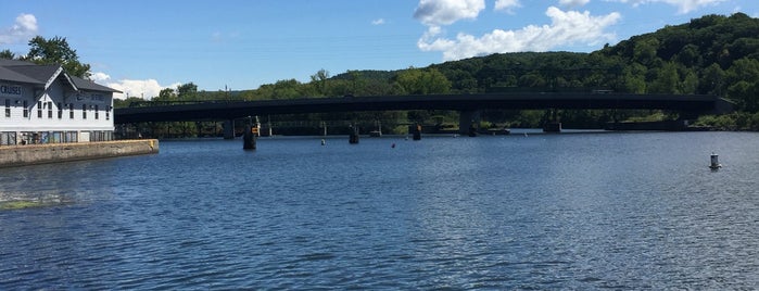 Erie Canal Cruise is one of สถานที่ที่ Lizzie ถูกใจ.