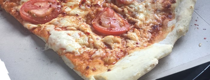 Jumbo Pizza is one of Favorite Food.