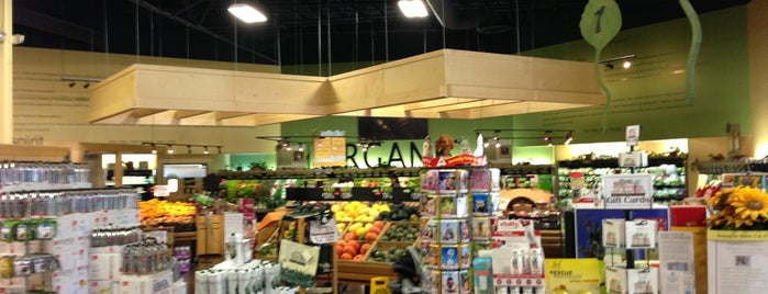 Organic Roots Natural Market is one of สถานที่ที่ John ถูกใจ.