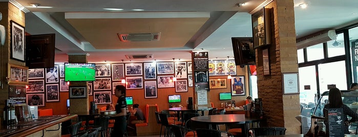 Fraser's Sports Bar & Restaurant is one of Dining in Pattaya.