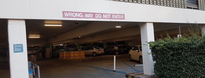 Kaiser Parking is one of WC.
