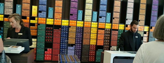 Nespresso is one of Rob'un Beğendiği Mekanlar.