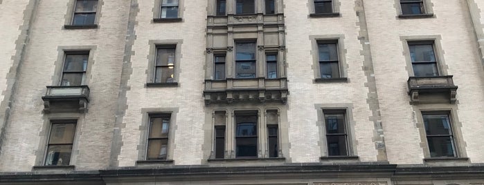 The Dakota is one of Frommer's New York.