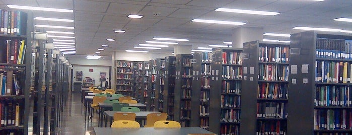 Hunt Library is one of Lugares favoritos de Jonathan.