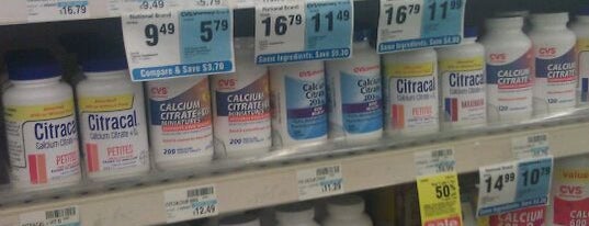 CVS Pharmacy is one of Enriqueさんのお気に入りスポット.