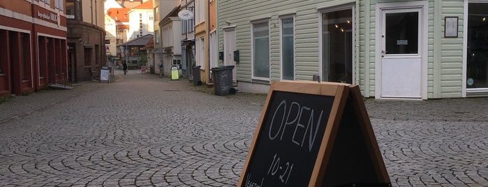 Café AURA is one of Veg in Bergen.