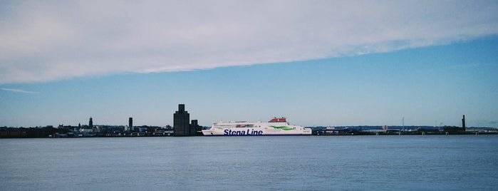 Liverpool Waterfront is one of lvpl-mchstr.