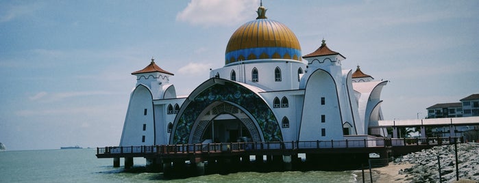 Masjid Selat Melaka is one of Melaka.
