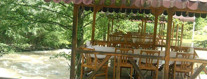 Sümer Restaurant is one of Orte, die Aynur gefallen.