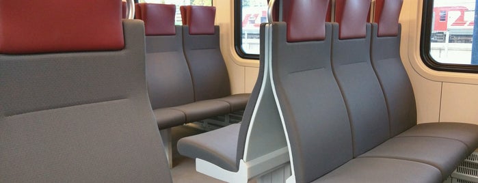 VR E-juna / E Train is one of transportation.