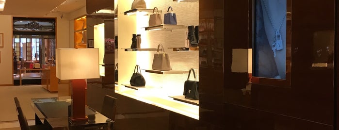 Louis Vuitton is one of Tempat yang Disimpan Hide.