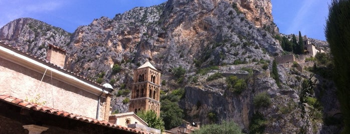 Moustiers-Sainte-Marie is one of Southern France trip.