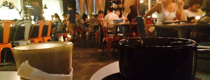 Cafe Cafe is one of สถานที่ที่ Eric ถูกใจ.