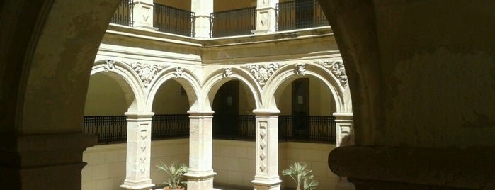 Claustro de La Merced is one of Oficinas de turismo.