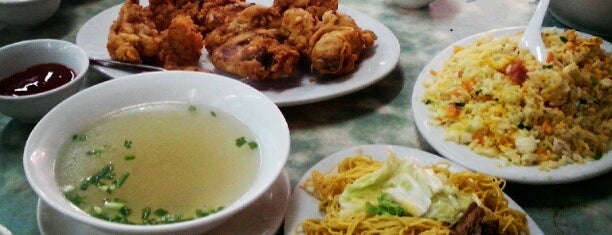 Kim Hiong is one of Binondo Food Hits.