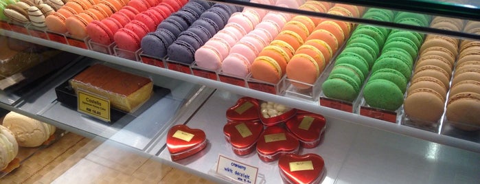 Petit Sucre' Fine Dessert is one of Macarons 😍.